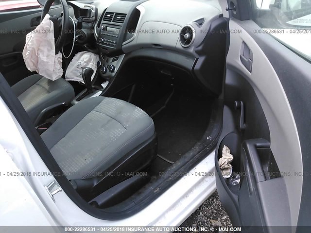 1G1JA5SH8F4180131 - 2015 CHEVROLET SONIC LS 白色 照片 5