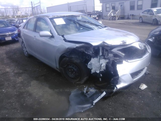4T1BF3EK9BU662265 - 2011 TOYOTA CAMRY SE/LE/XLE 银色 照片 1