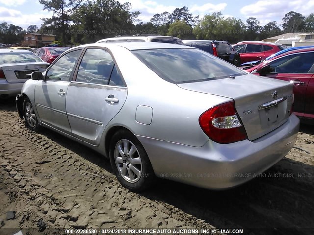 JTDBF30K120003860 - 2002 TOYOTA CAMRY LE/XLE/SE 银色 照片 3