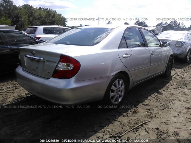 JTDBF30K120003860 - 2002 TOYOTA CAMRY LE/XLE/SE 银色 照片 4