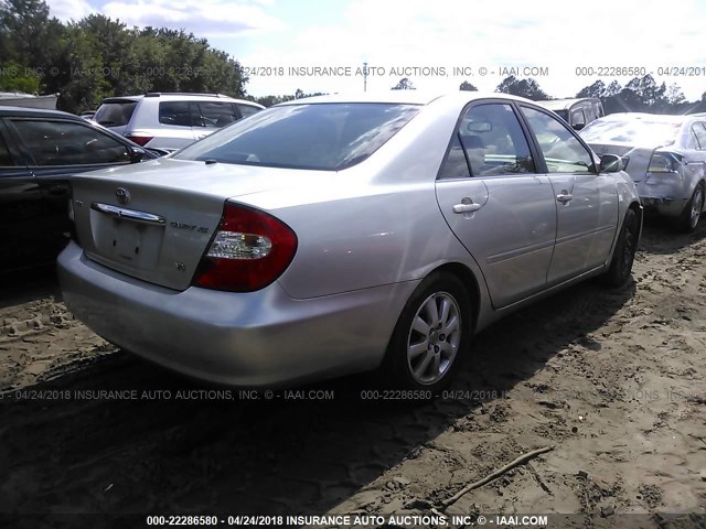 JTDBF30K120003860 - 2002 TOYOTA CAMRY LE/XLE/SE SILVER photo 4