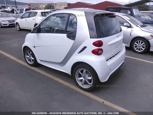 WMEEJ3BA1FK800282 - 2015 SMART FORTWO PURE/PASSION WHITE photo 3