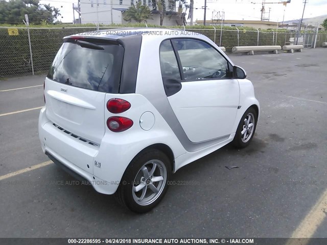 WMEEJ3BA1FK800282 - 2015 SMART FORTWO PURE/PASSION WHITE photo 4