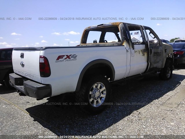 1FTSW21R58EE02160 - 2008 FORD F250 SUPER DUTY WHITE photo 4