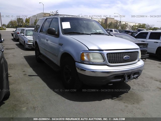 1FMPU16L0YLA00726 - 2000 FORD EXPEDITION XLT SILVER photo 1