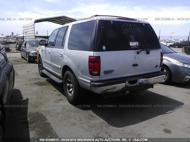 1FMPU16L0YLA00726 - 2000 FORD EXPEDITION XLT SILVER photo 3