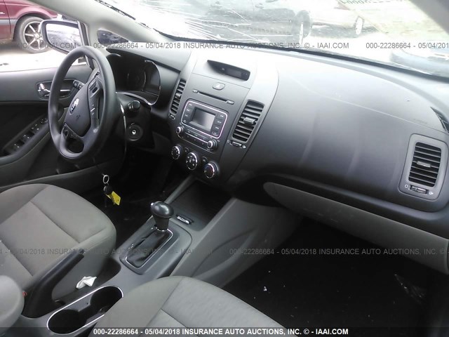 KNAFK4A69F5431556 - 2015 KIA FORTE LX SILVER photo 5