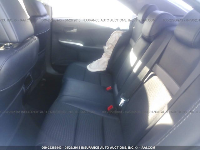 4T1BF1FK6DU708172 - 2013 TOYOTA CAMRY L/SE/LE/XLE ვერცხლისფერი ფოტო 8