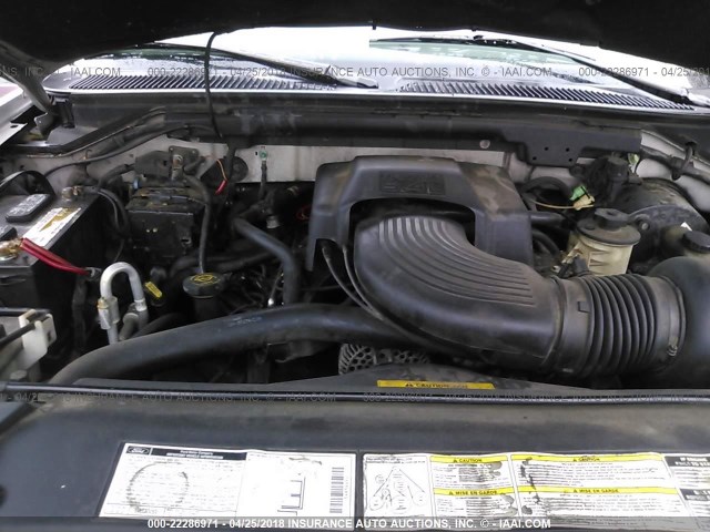 1FMPU16L5YLA44768 - 2000 FORD EXPEDITION XLT SILVER photo 10