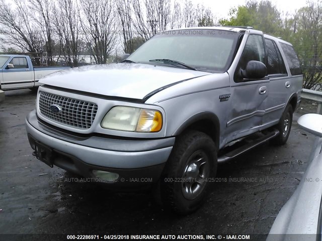 1FMPU16L5YLA44768 - 2000 FORD EXPEDITION XLT SILVER photo 2