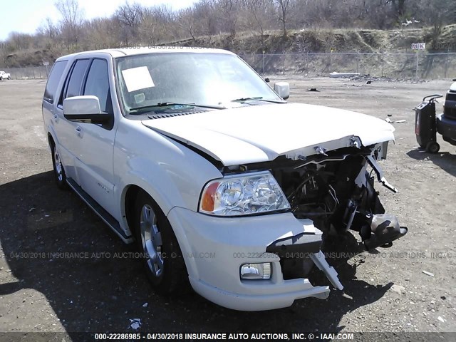 5LMFU28595LJ09677 - 2005 LINCOLN NAVIGATOR WHITE photo 1