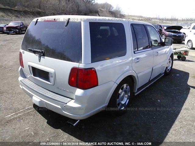 5LMFU28595LJ09677 - 2005 LINCOLN NAVIGATOR WHITE photo 4