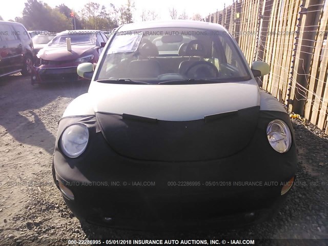 3VWDC21C41M415962 - 2001 VOLKSWAGEN NEW BEETLE GLX 绿色 照片 6