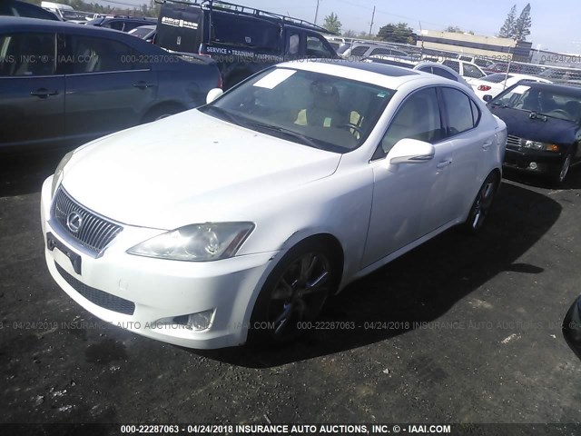 JTHBF5C21A5125786 - 2010 LEXUS IS 250 WHITE photo 2