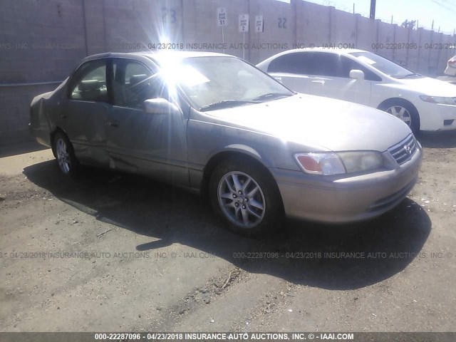 JT2BF28K1Y0258038 - 2000 TOYOTA CAMRY LE/XLE GRAY photo 1