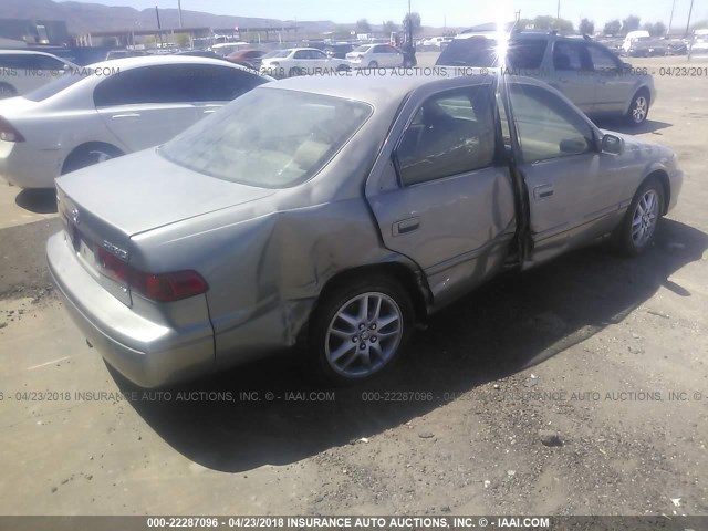 JT2BF28K1Y0258038 - 2000 TOYOTA CAMRY LE/XLE GRAY photo 4