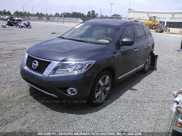 5N1AR2MNXEC634994 - 2014 NISSAN PATHFINDER S/SV/SL/PLATINUM GRAY photo 2