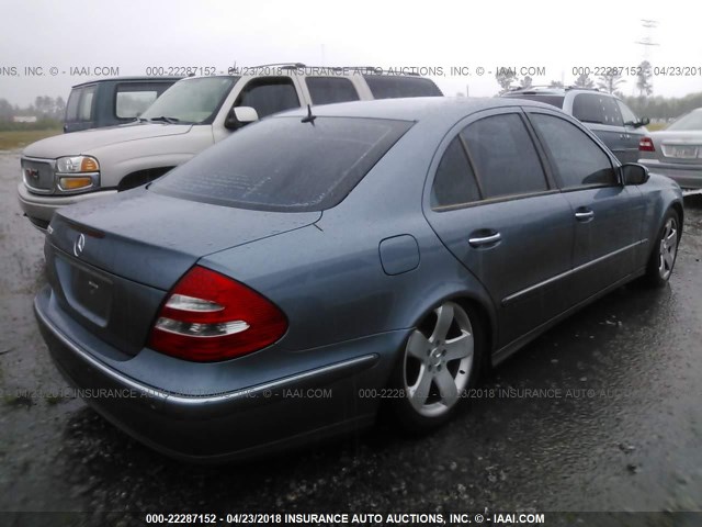 WDBUF65J35A694235 - 2005 MERCEDES-BENZ E 320 Light Blue photo 4