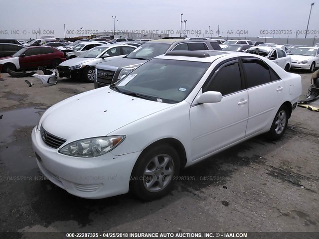 4T1BE32K95U009253 - 2005 TOYOTA CAMRY LE/XLE/SE 白色 照片 2