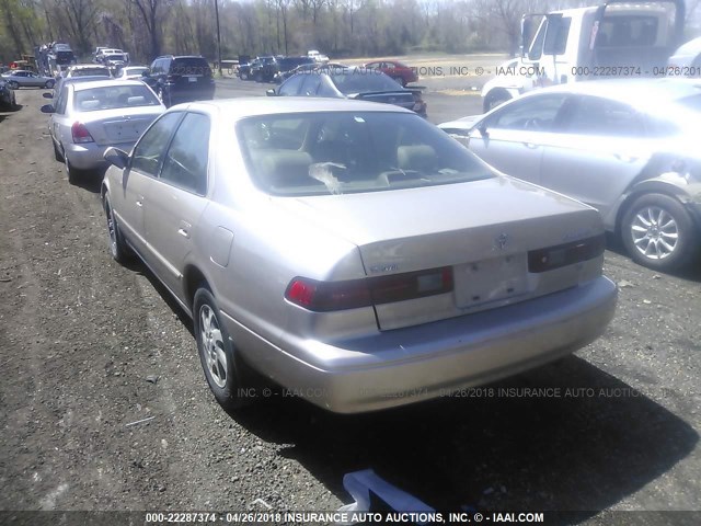 JT2BF28KXX0183001 - 1999 TOYOTA CAMRY LE/XLE Qızıl foto 3