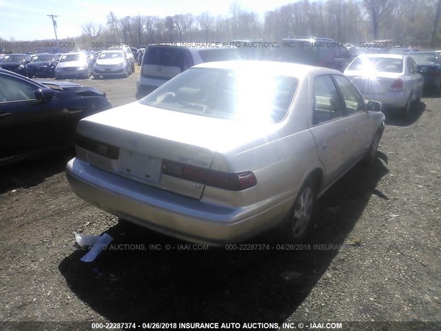 JT2BF28KXX0183001 - 1999 TOYOTA CAMRY LE/XLE Qızıl foto 4