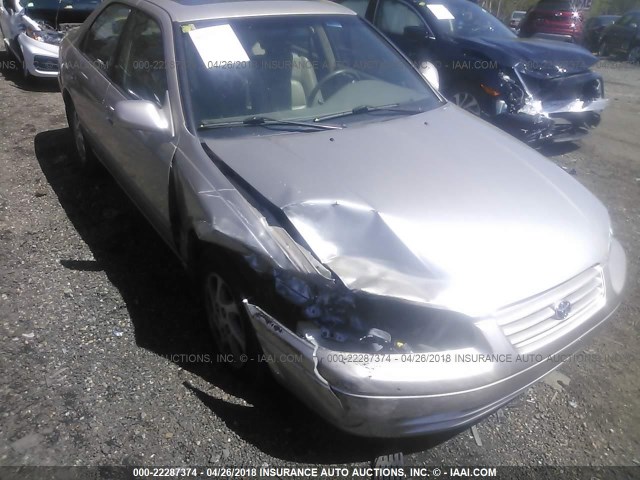 JT2BF28KXX0183001 - 1999 TOYOTA CAMRY LE/XLE Qızıl foto 6