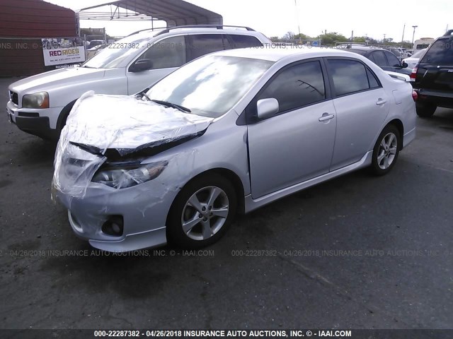 2T1BU4EE3DC001857 - 2013 TOYOTA COROLLA S/LE SILVER photo 2