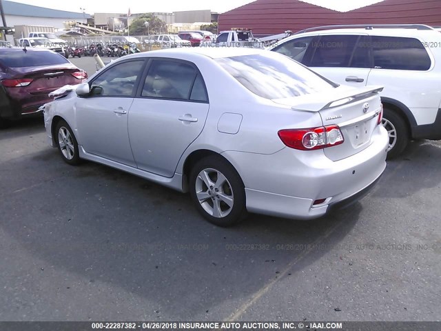 2T1BU4EE3DC001857 - 2013 TOYOTA COROLLA S/LE SILVER photo 3