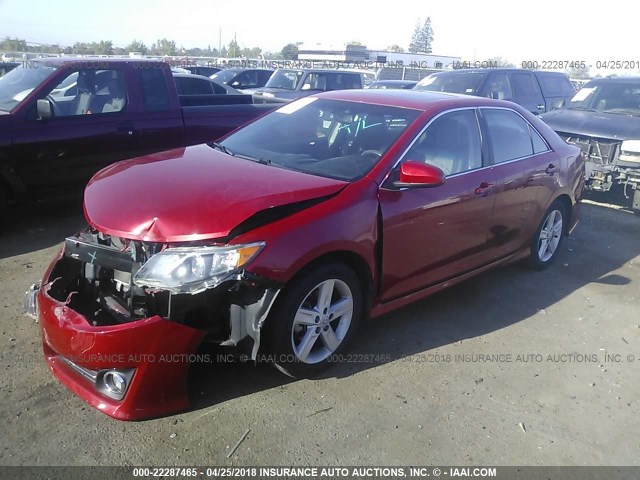 4T1BF1FK8CU551839 - 2012 TOYOTA CAMRY SE/LE/XLE RED photo 2