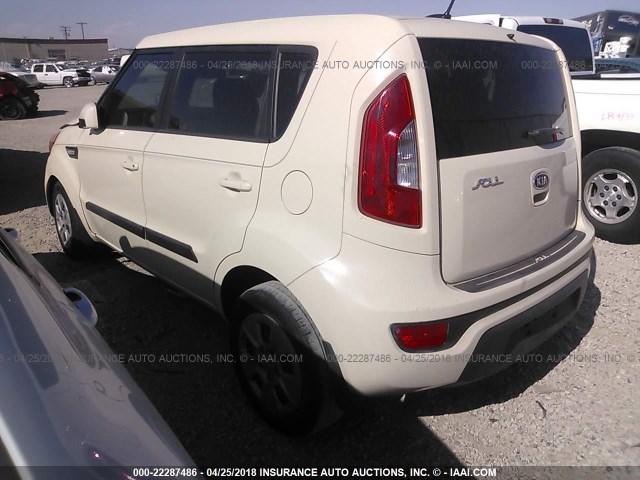 KNDJT2A54C7473672 - 2012 KIA SOUL WHITE photo 3