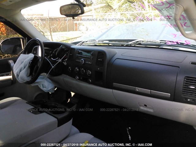 1GCEK29069Z172766 - 2009 CHEVROLET SILVERADO K1500 LT GRAY photo 5