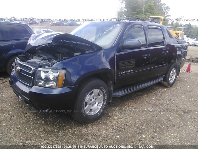 3GNMCEE00BG326790 - 2011 CHEVROLET AVALANCHE LS Dark Blue photo 2