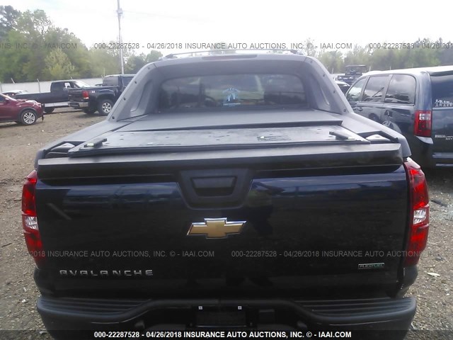 3GNMCEE00BG326790 - 2011 CHEVROLET AVALANCHE LS Dark Blue photo 8