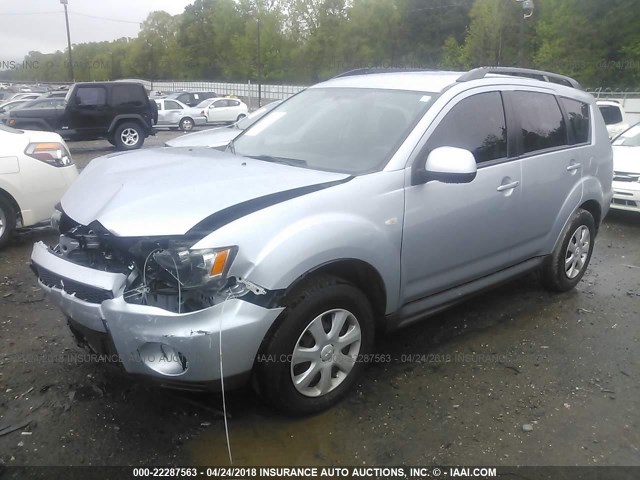 JA4AS2AWXCU019773 - 2012 MITSUBISHI OUTLANDER ES SILVER photo 2