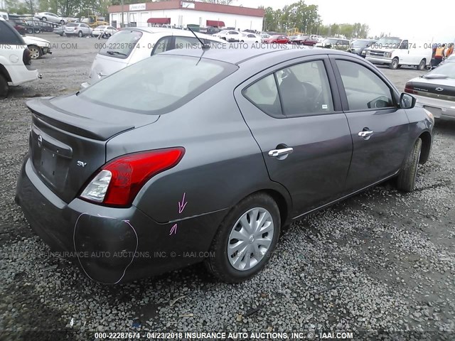 3N1CN7AP6JL813739 - 2018 NISSAN VERSA S/S PLUS/SV/SL GRAY photo 4