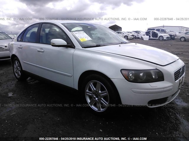 YV1MS382762224019 - 2006 VOLVO S40 2.4I WHITE photo 1