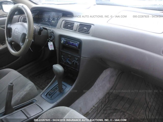 JT2BG22K5Y0396400 - 2000 TOYOTA CAMRY CE/LE/XLE TAN photo 5