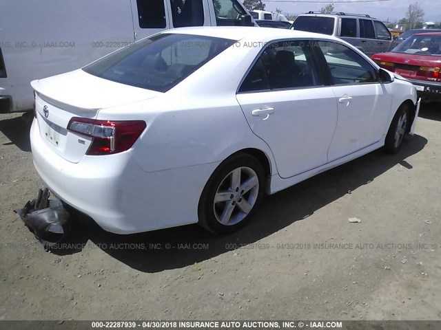 4T1BF1FK0DU286741 - 2013 TOYOTA CAMRY L/SE/LE/XLE 白色 照片 4