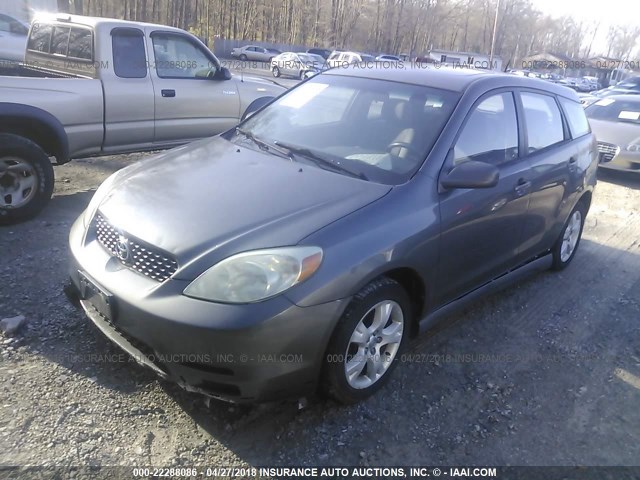 2T1KR32EX4C178910 - 2004 TOYOTA COROLLA MATRIX XR GRAY photo 2