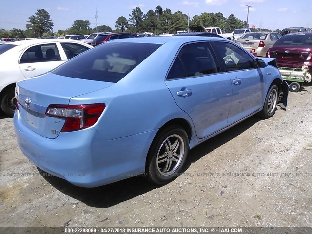 4T1BD1FKXCU042857 - 2012 TOYOTA CAMRY HYBRID/LE/XLE 浅蓝色 照片 4