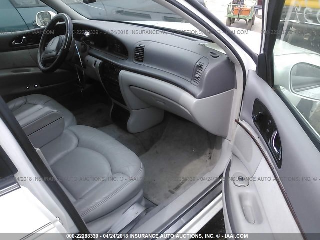 1LNLM97V5VY692820 - 1997 LINCOLN CONTINENTAL  白色 照片 5