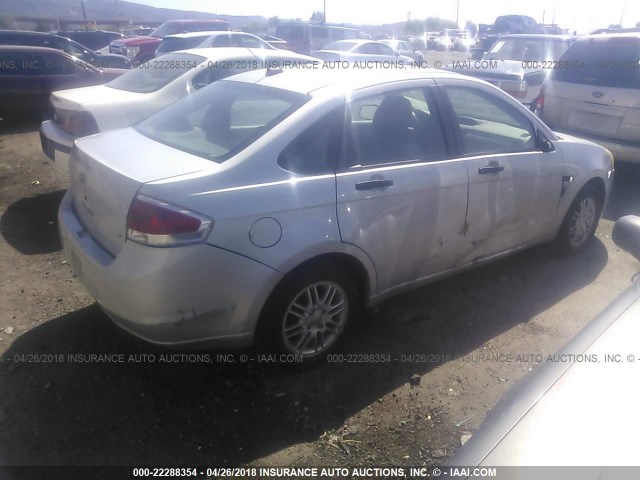 1FAHP35N78W113365 - 2008 FORD FOCUS SE/SEL/SES SILVER photo 4