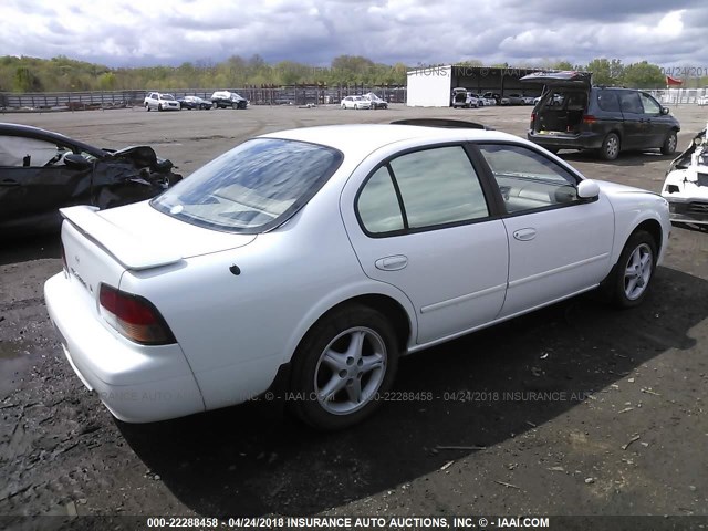 JN1CA21A1WT304056 - 1998 NISSAN MAXIMA GLE/GXE/SE WHITE photo 4