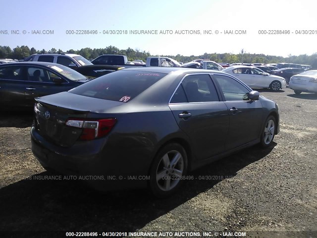 4T1BF1FK9DU210547 - 2013 TOYOTA CAMRY L/SE/LE/XLE GRAY photo 4