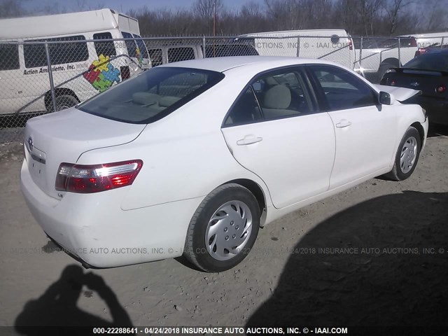 4T1BE46K49U828967 - 2009 TOYOTA CAMRY SE/LE/XLE WHITE photo 4