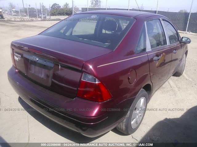 1FAHP34N97W209353 - 2007 FORD FOCUS ZX4/S/SE/SES BURGUNDY photo 4