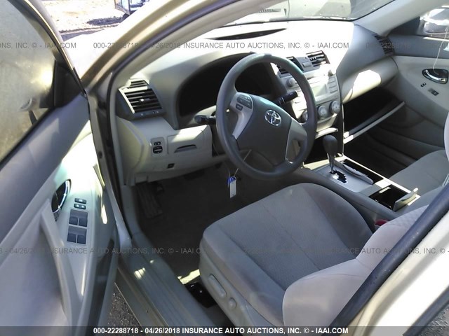4T1BF3EK7BU168812 - 2011 TOYOTA CAMRY SE/LE/XLE ოქროსფერი ფოტო 5
