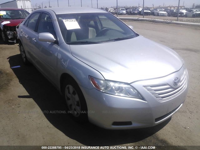 4T4BE46K98R033854 - 2008 TOYOTA CAMRY CE/LE/XLE/SE SILVER photo 1