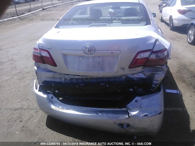 4T4BE46K98R033854 - 2008 TOYOTA CAMRY CE/LE/XLE/SE SILVER photo 6