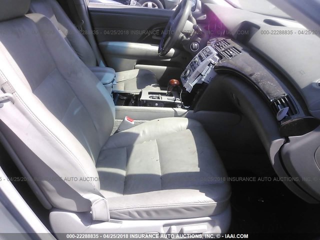 JH4KB16556C004319 - 2006 ACURA RL SILVER photo 5